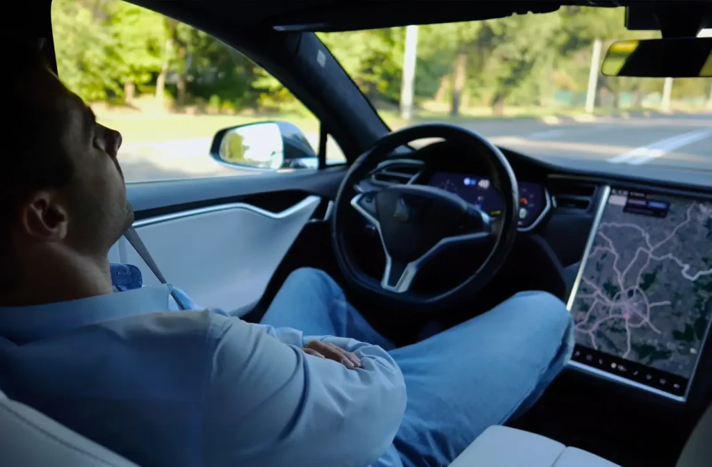 Das neue Autogefühl: Warum Assistenzsysteme manchmal stressen – und wie man sie so einstellt, dass sie helfen